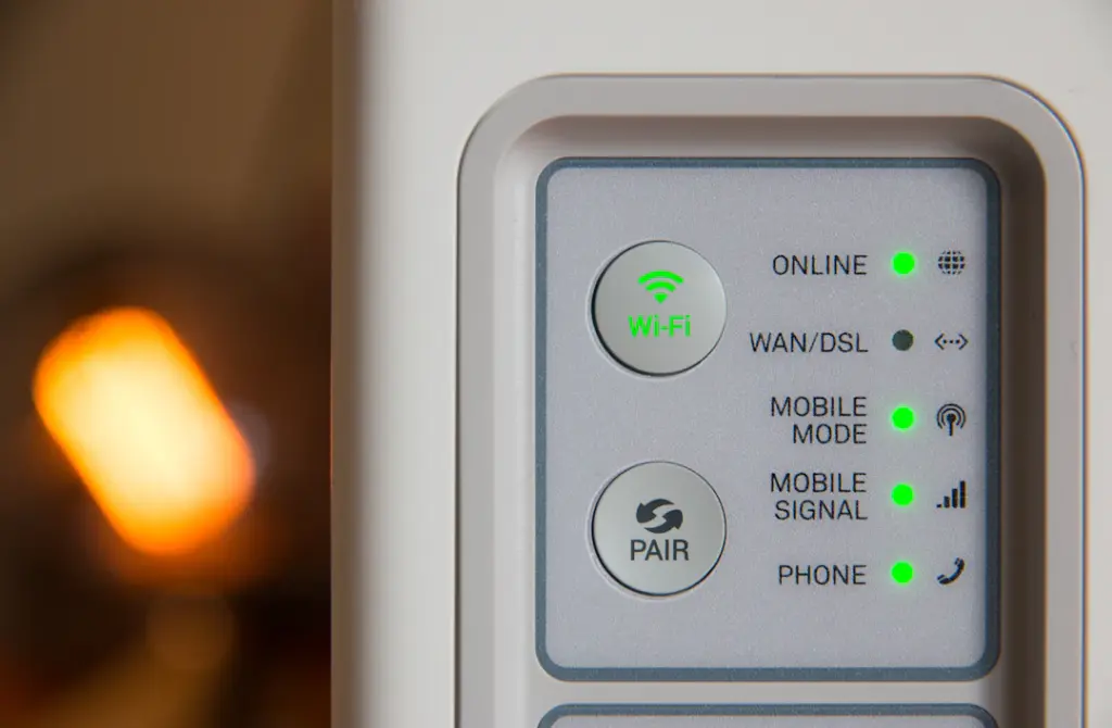 WLAN-Router als Beispiel für die Verbindung eines Balkonkraftwerks mit dem Heimnetz