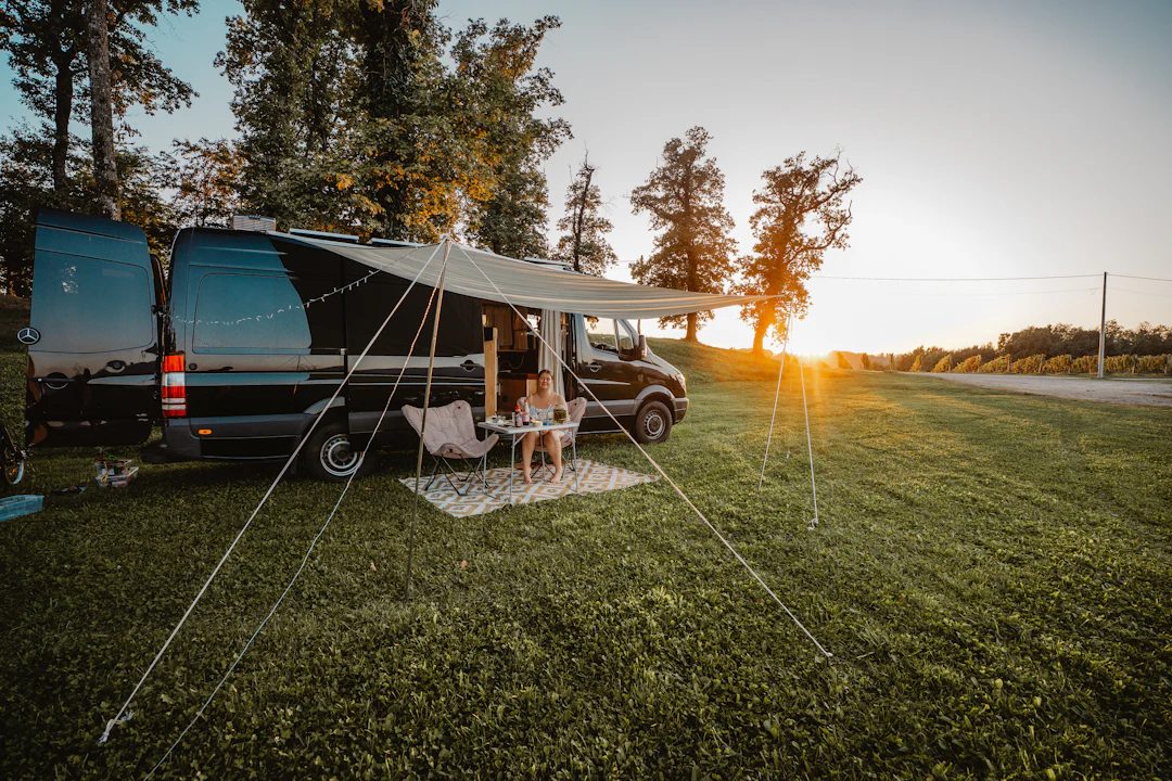 Outdoor-Camping als typischer Einsatzbereich für Solargenerator und Powerstation